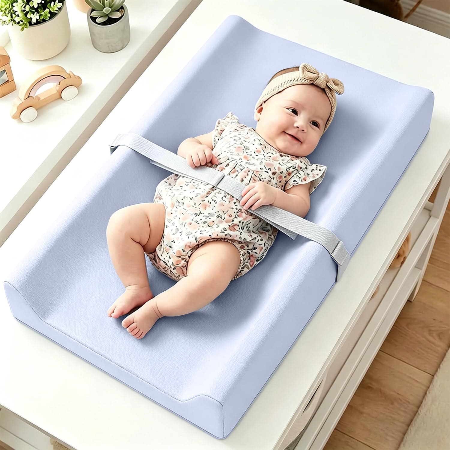 Baby Changing Pad, PU Waterproof Diaper Changing Mat with Safety Strap, وسادة تغيير حفاضات الأطفال Portable Diaper Changing Pad, Breathable Contoured Changing Table Pads for Infant, 31.25"X16", Blue