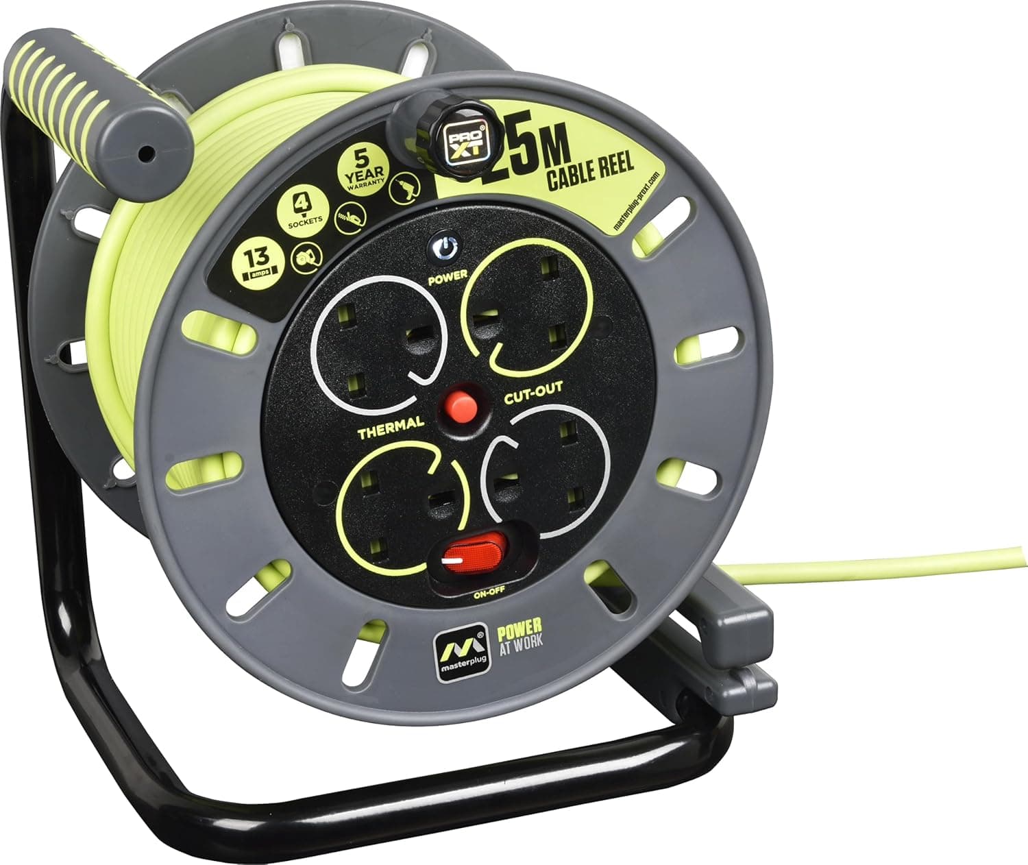 بكرة كيبل وصلة مفتوحة برو-اكس تي مزودة باربعة مقابس وتٌدار بيد تعمل باللف من ماستر بلج، تتضمن خاصية القاطع الحراري ومفتاح تشغيل مع كيبل يُسهل تمييزه بطول 25 متر، لون اخضر
