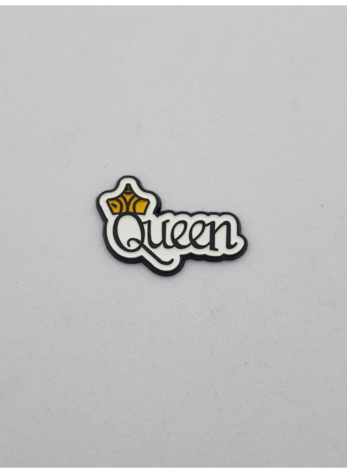 Queen Script Logo Metal Sticker Decorative Travel Theme Badge for mobile,laptop Backpacks,Accessories Fans Stickers Display for I pad,and Collectors Walls, Doors, Cars, Trucks, Motorcycles Fridge