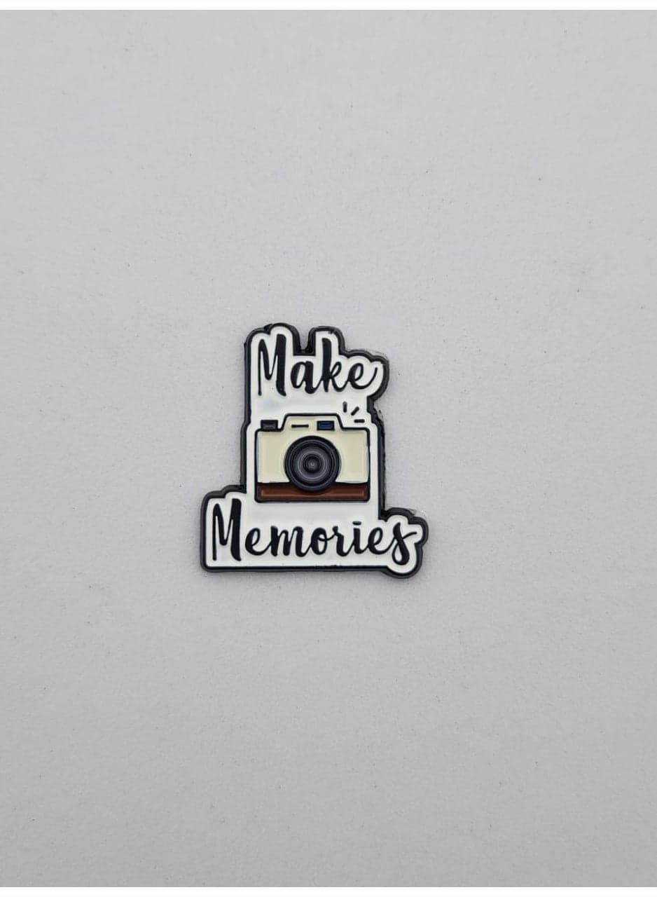 Decorative Camera Theme Metal Sticker – “Make Memories” Design | Premium Finish | Strong Adhesive Back | Gift & DIY Decoration Accessory