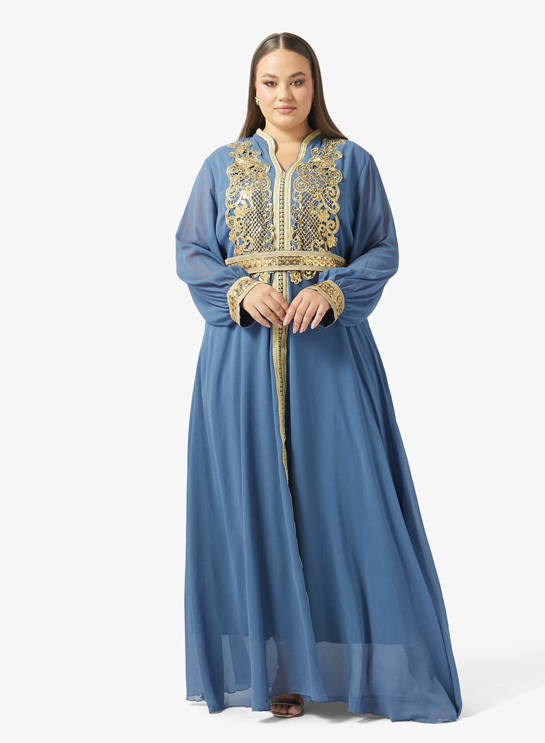 فستان مغربي مزين بمقاس كبير