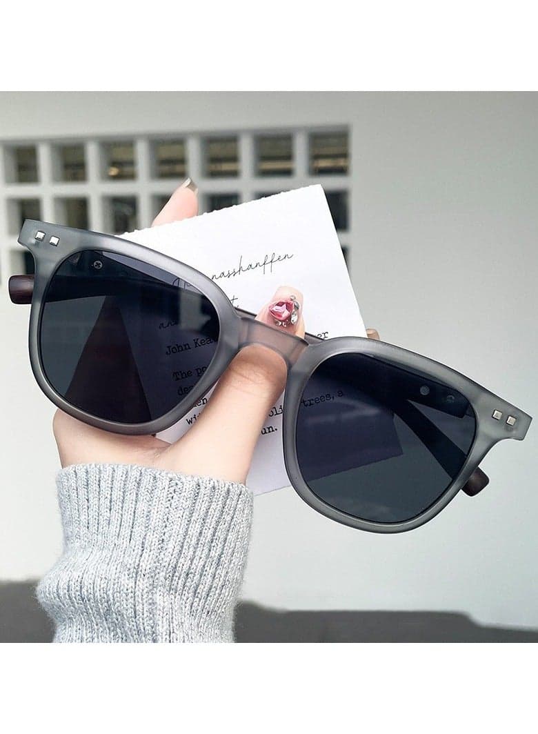 Polarized Aviator Sunglasses for Men Women, UV400 Protection Sun Glasses with Metal and PC Wood grain legs Frame, Fashion Anti-Glare Sun Shades for Driving, Fishing, Traveling (Transparent Gray)