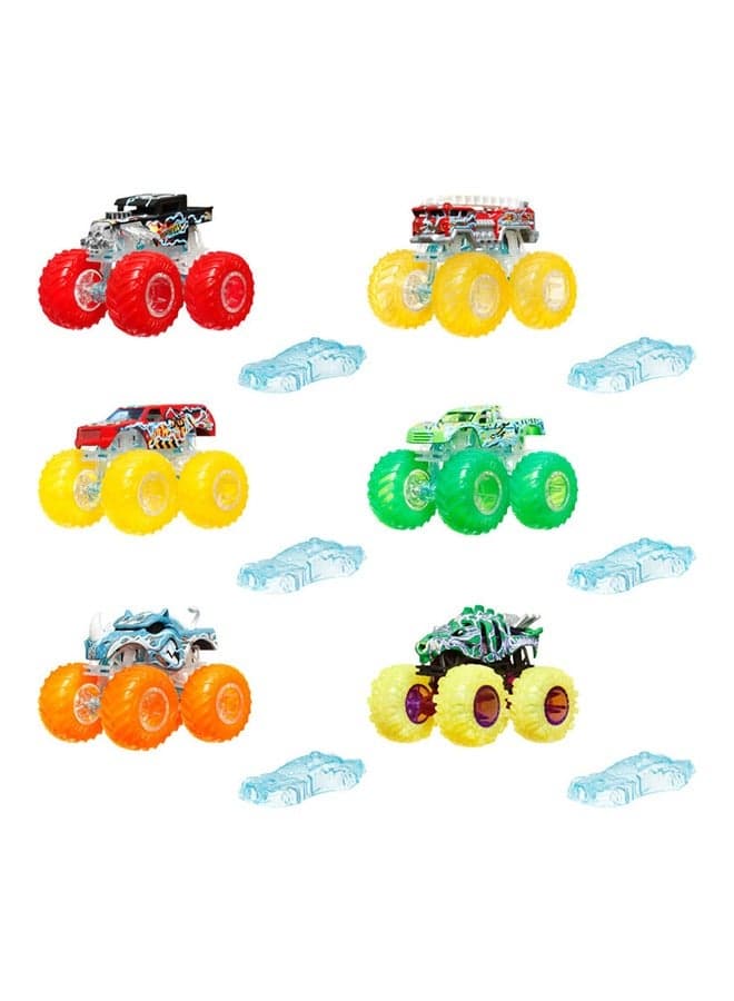Hot Wheels Monster Trucks Toy Truck, 1:64 Scale Die-Cast Vehicle with Power Smashers Deco (Styles May Vary)
