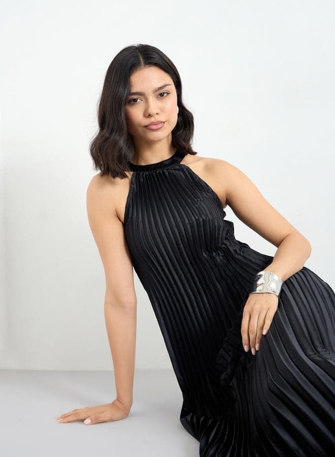 Styli Pleated Halter Neck Shift Maxi Dress