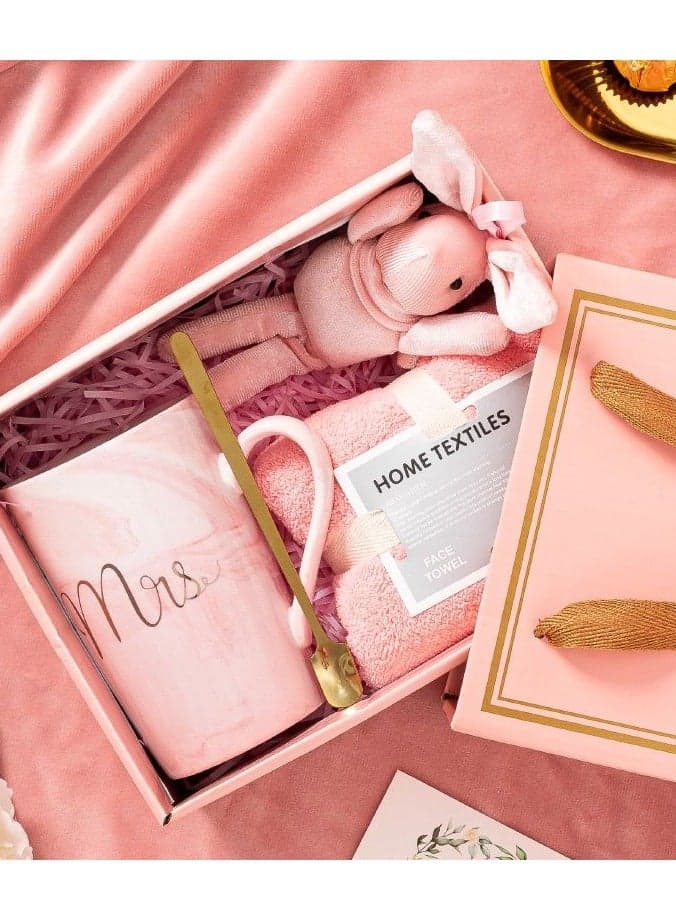 Birthday Gift Box with Ribbon and Cup and Towel with Paper bag for New Year Wedding Eid Birthday Groomsman Father's Day Presents Display and Packing