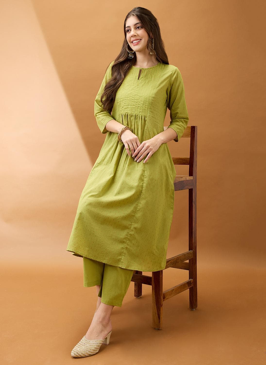 Globus Women's Green Zari Embroidered A-Line Kurta Set with Keyhole Neck