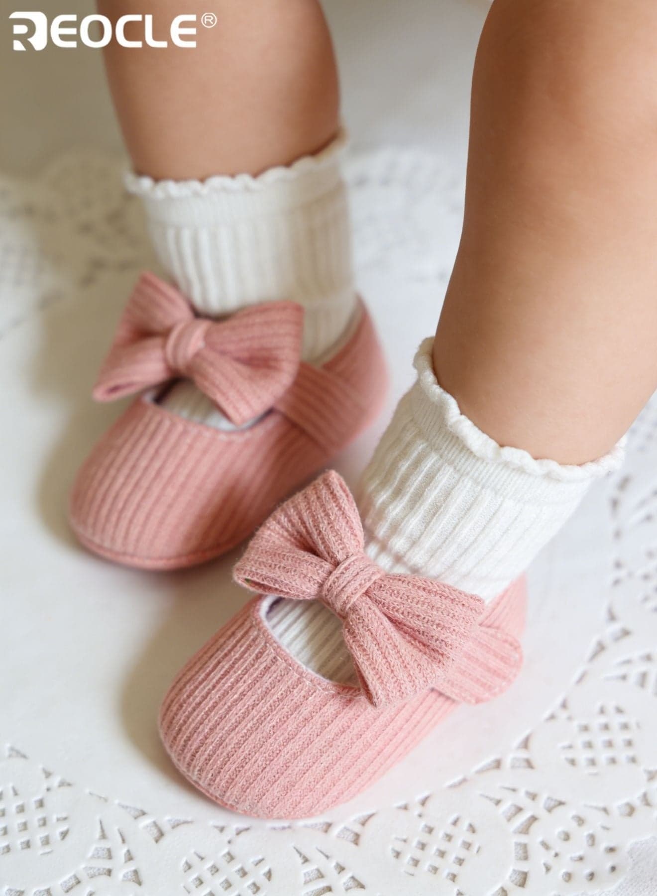 Baby Slip-On Shoes with Bow Design All-Season and Breathable Home shoes No Insole Perfect for Walking Practice Suitable for 5-8 Months