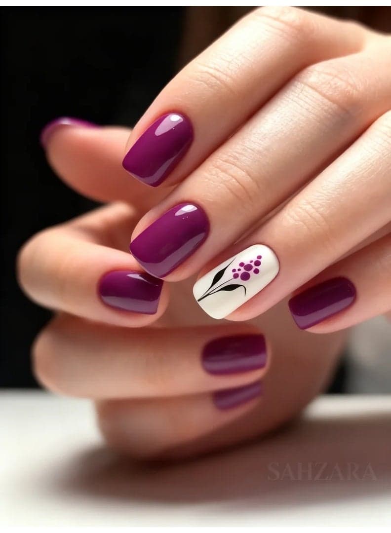 Purple Floral Press On Nails Square Glossy Artificial Nails 24PCS Full Cover Reusable False Nails Flower Accent Nail Art Salon Look Manicure Set