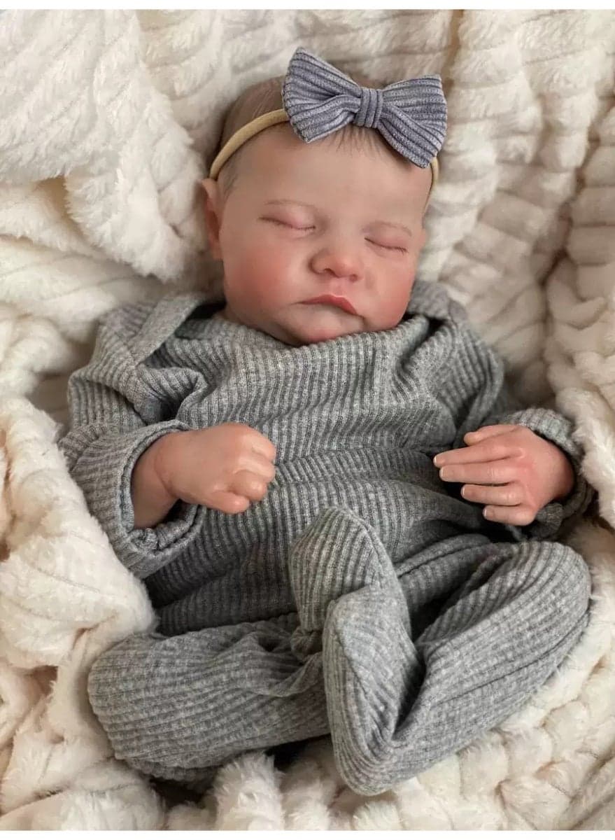 Realistic Reborn Baby Dolls Girl 17-Inch Realistic Baby Doll Soft Vinyl Silicon Lifelike Babe Newborn Babe Dolls Accessories For 3+ Years Old,Gray.