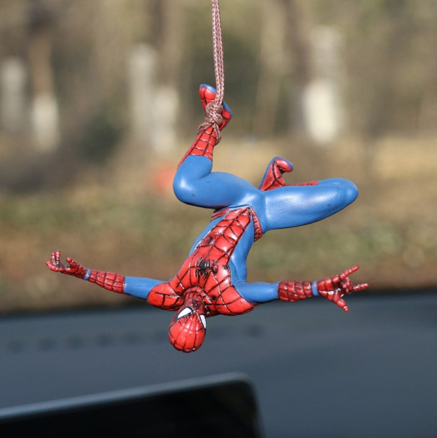 Spider-Man Car Hanging Pendant for Rearview Mirror, Superhero Car Mirror Charm, Interior Dashboard Decoration Ornament, Auto Accessories for Cars, Stylish Hanging Decor, Gift for Men, Women, Marvel Fans, Vehicle Interior Accessory
