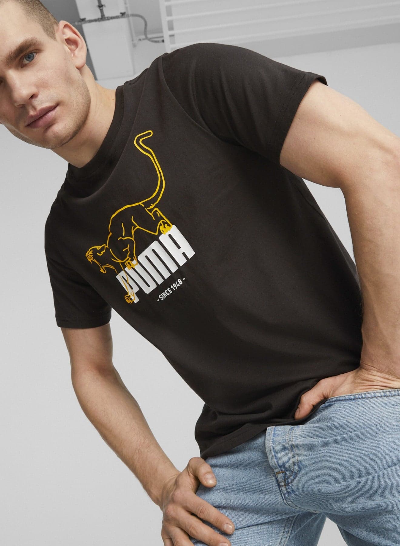 GRAPHICS Mens Black T-shirt