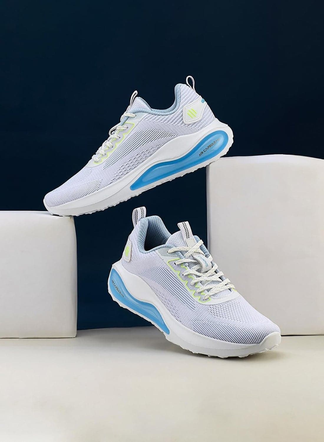 Men’s White Running Shoes – Breathable Knit Upper Shoes with Stylish Contrast Detailing