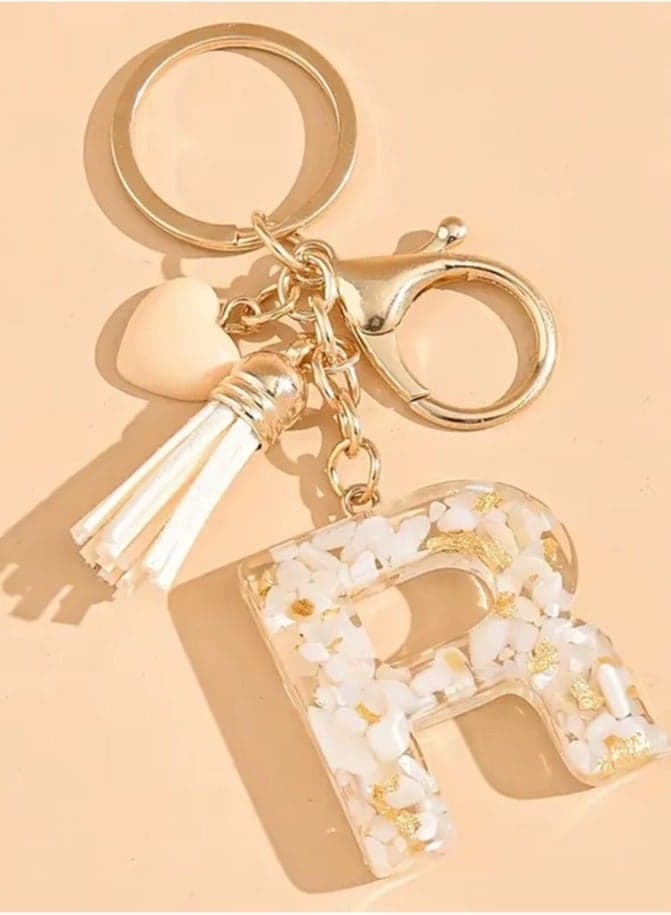 Unique and beautiful resin keychain with the letter R design suitable for car keys and bags beautiful accessory and an elegant gift
