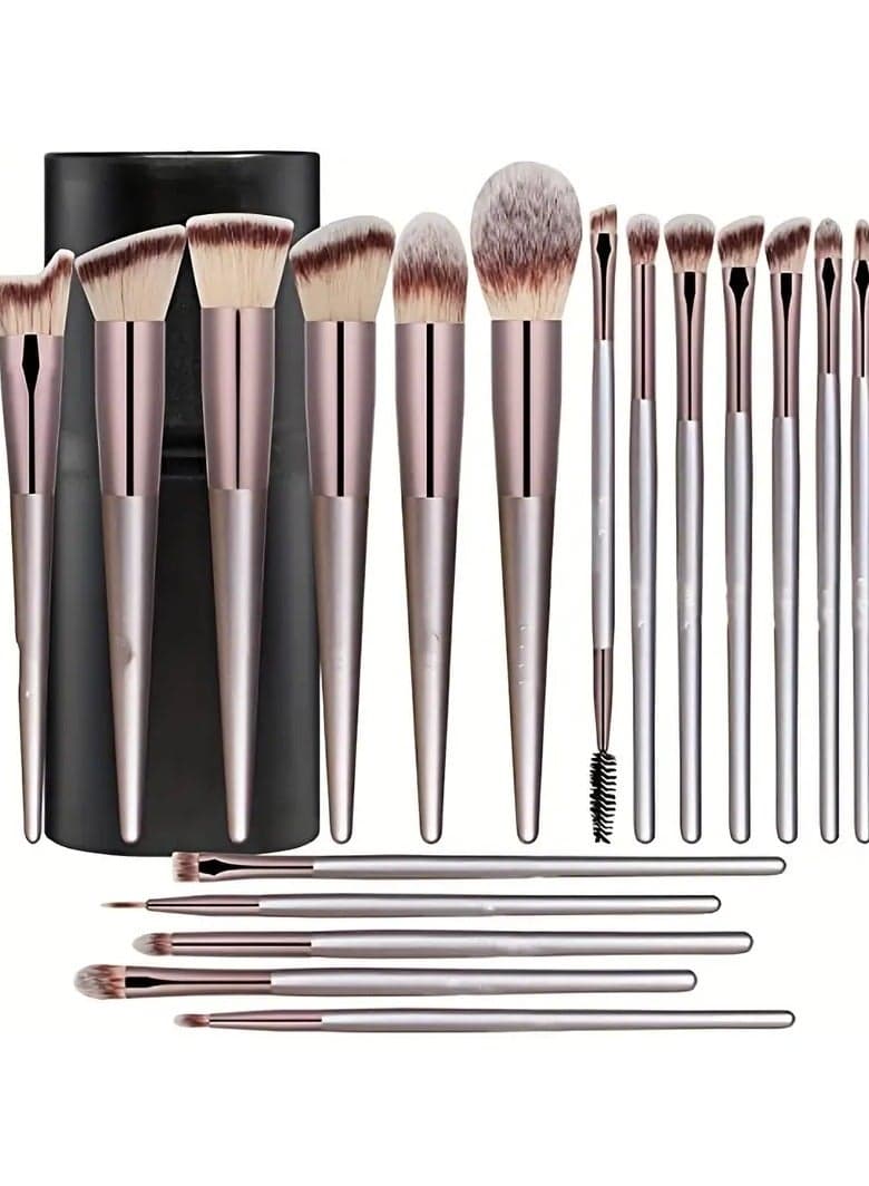 Makeup Brush Set 18 Pcs Premium Synthetic Foundation Powder Concealers Eye Shadows Blush Makeup Brushes With Black Case (Champagne Color)