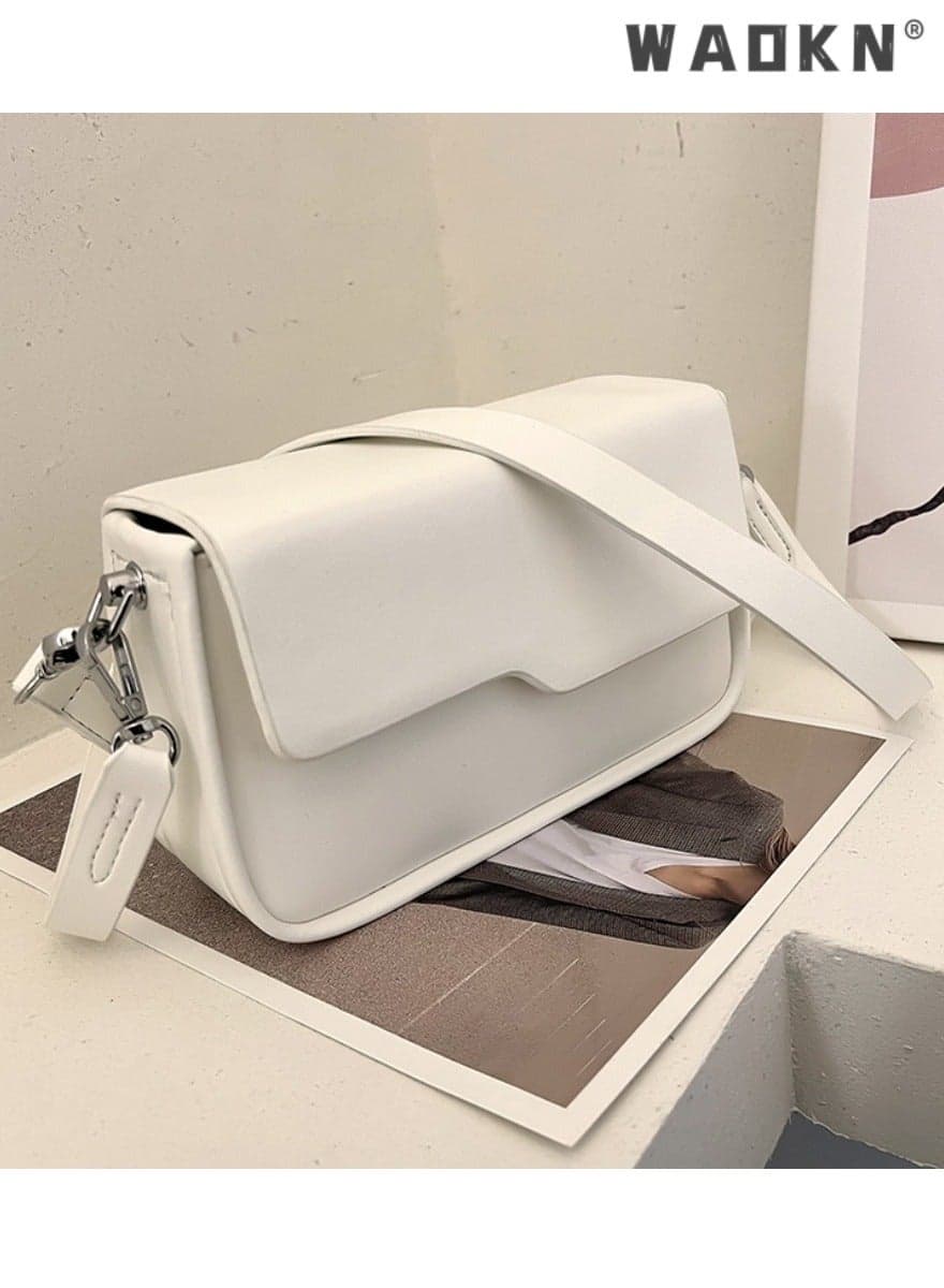 Women's Flip-top Fashion Shoulder Bag, Compact Crossbody Bag for Women Waterproof Multipurpose Shoulder Bag Handbag for Travel Dating Shopping Retro Purse Bag with Detachable Strap Fashion Satchel