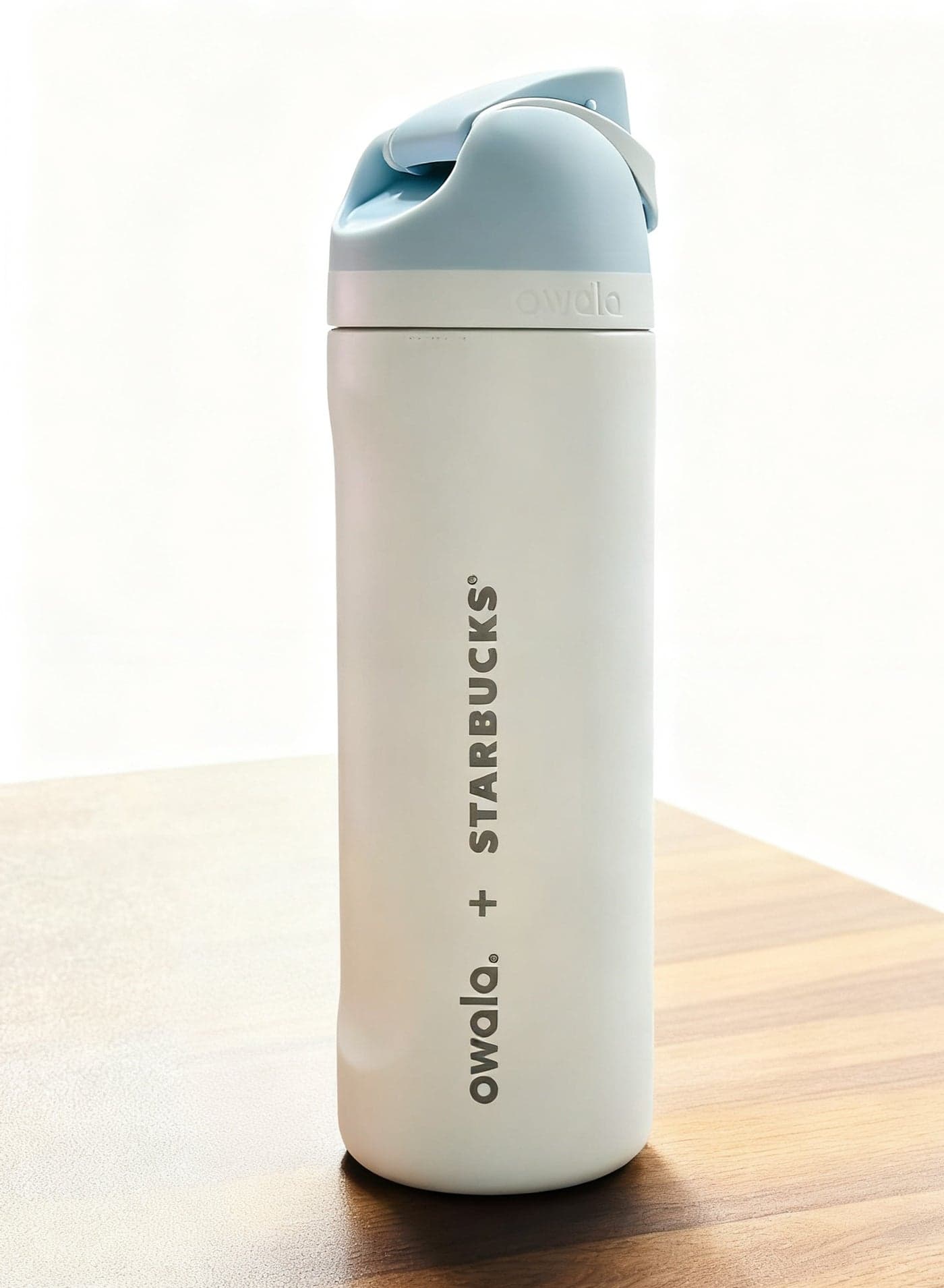 Owala x Starbucks Freesip Insulated Water Bottle - 24hr Cold/12hr Hot, Dual Sip Lid (Blue/White)