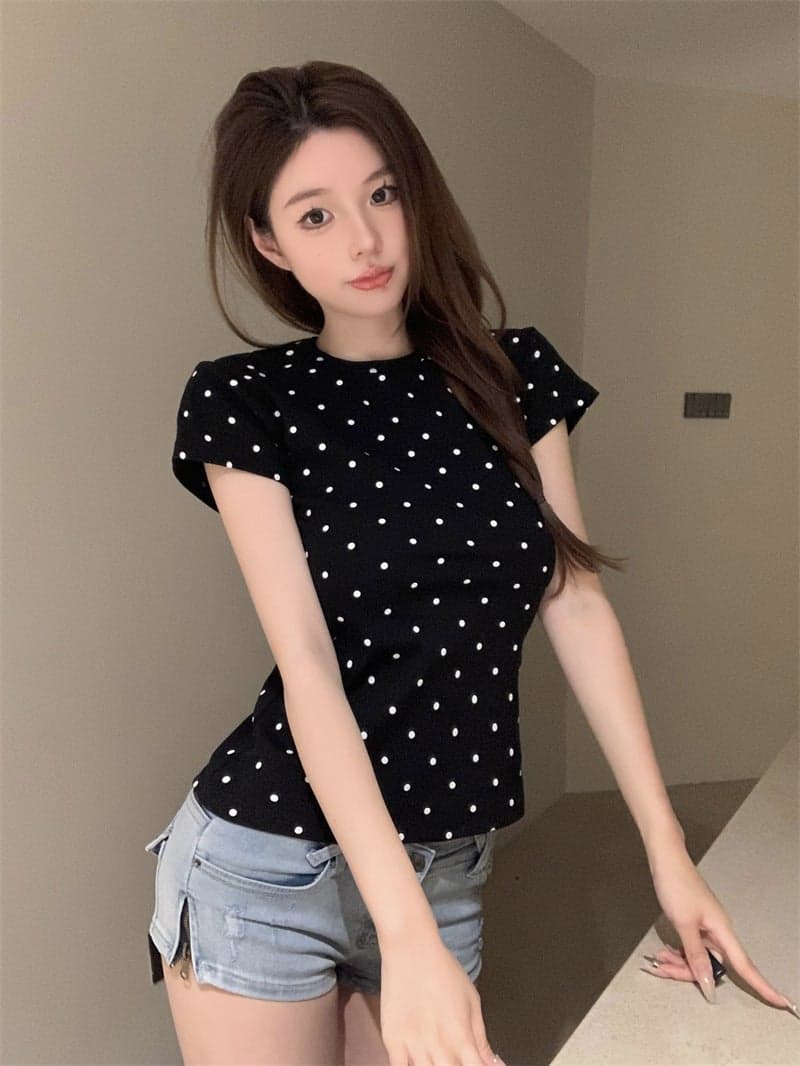 Retro Polka-Dot Short-Sleeved T-Shirt for Women – Slim Fit Casual Top