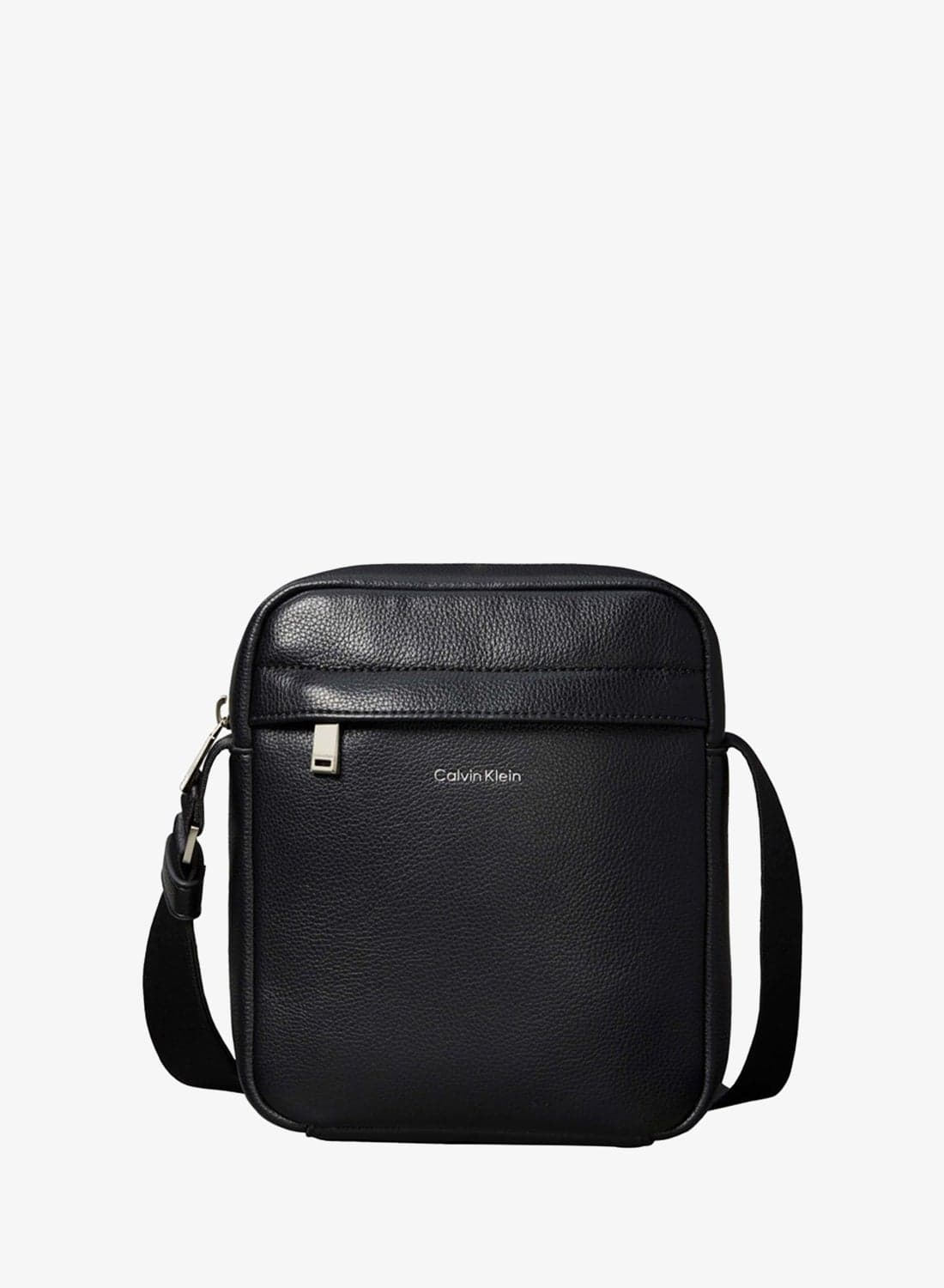 Logo Pebbled Crossbody Reporter Bag