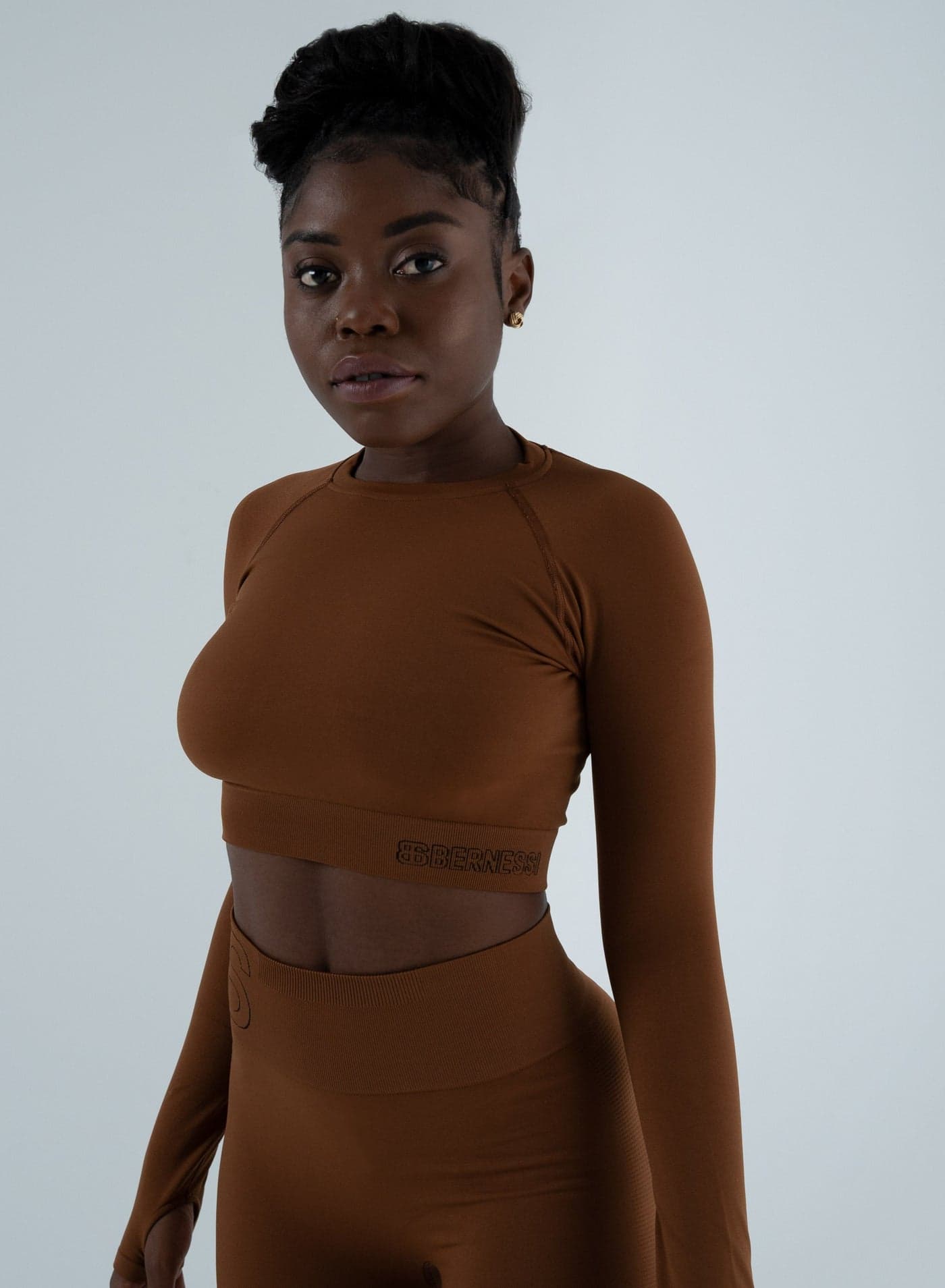 Turkiye Nylon Long Sleeve Crop Top with Round Neck Women's Cropped T Shirt for Workout Yoga Running Exercise Textured Brown Brunette