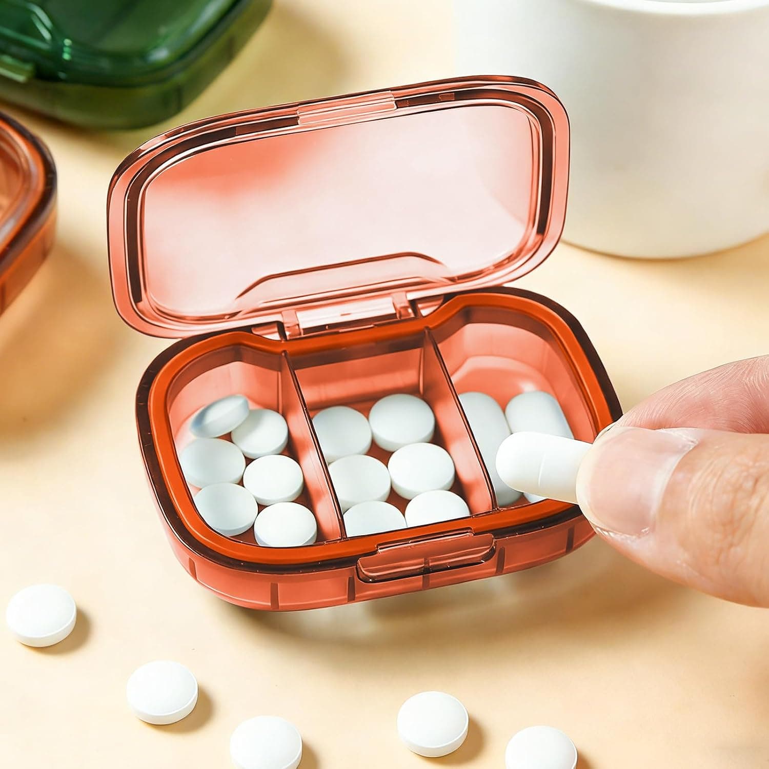 1PCS Travel Pill Organizer Compartments, Portable Small Medicine Storage Box for Vitamins and Supplements, Clear Pill Case 3 Compartments, Brown