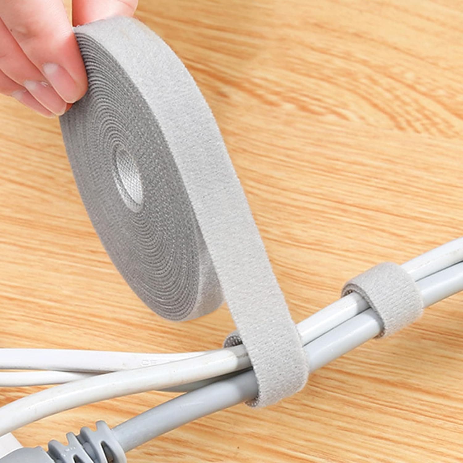 Reusable Cable Management Tie Roll, Multi-Purpose Adjustable Hook and Loop Cord Organizer for Wires, Data Cable Storage, Home Office Use