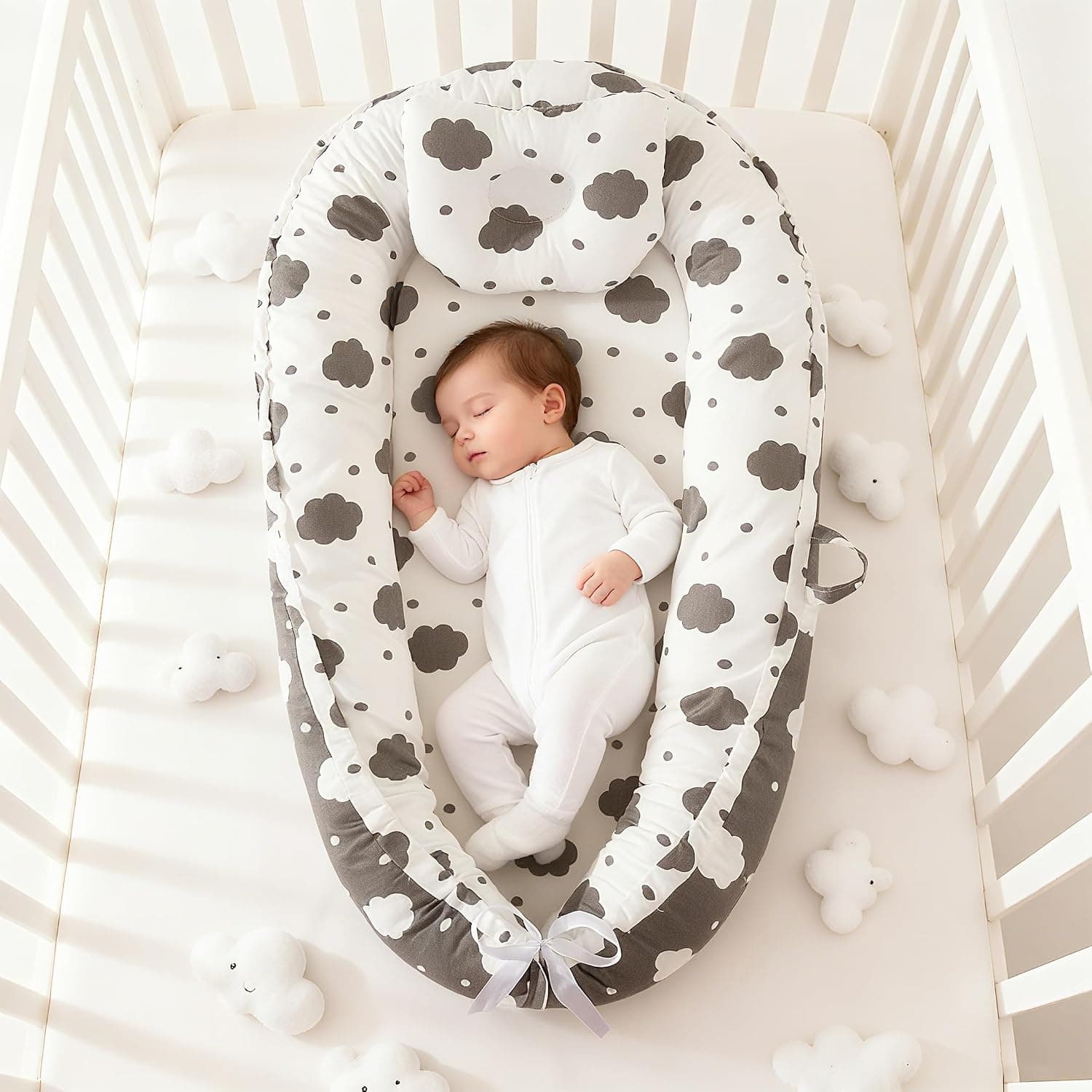 Baby Nests Lounger for Newborn, Snuggle Sleeping Bassinet for 0-24M,Baby Lounger Portable Travel Bed Infant Co-sleeping Foldable Soft Breathable Newborn for 0-12 Months (Clouds)